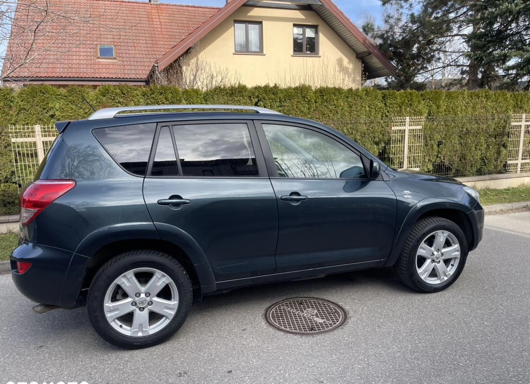 Toyota RAV4 cena 25500 przebieg: 226000, rok produkcji 2007 z Wiązów małe 154